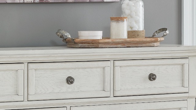 Amazon.com: Signature Design by Ashley Robbinsdale Traditional 7